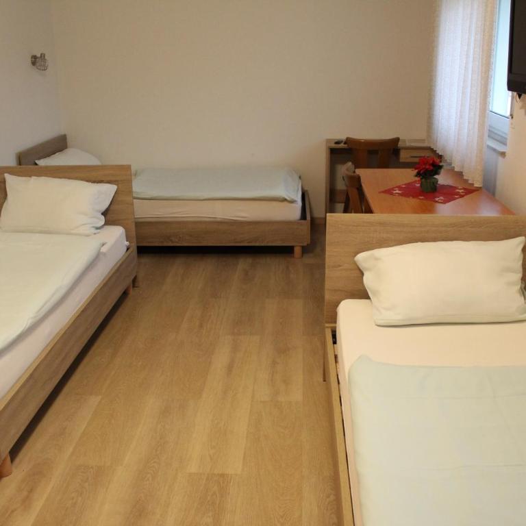 Hotel Garni Postkutsche - Dreibettzimmer - 2