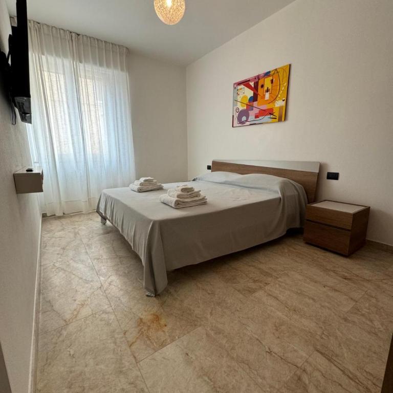 Suite Alfi Bardolino Centro Storico - Appartamento Premium con 3 Camere da Letto e Balcone - 3