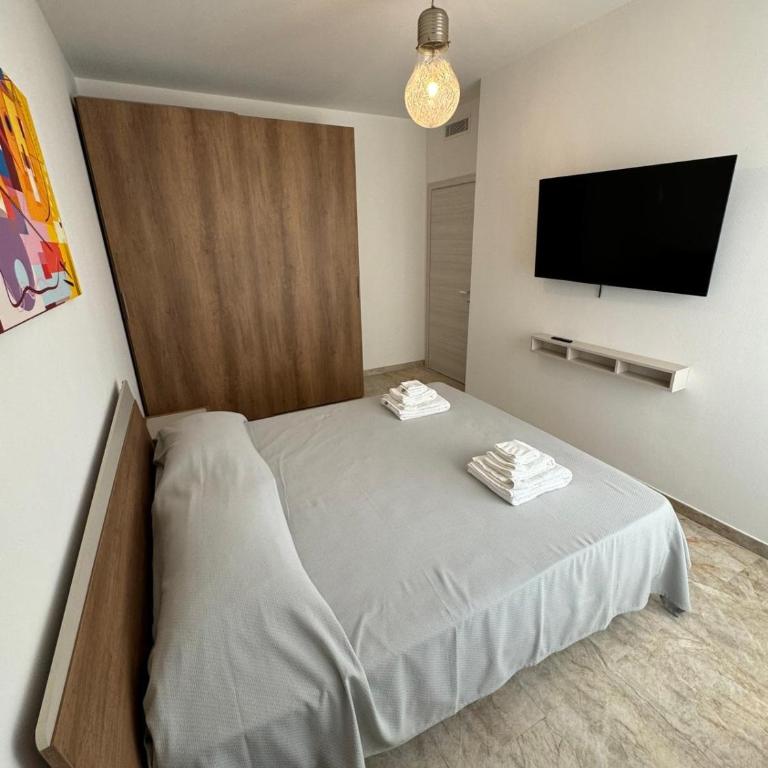 Suite Alfi Bardolino Centro Storico - Appartamento Premium con 3 Camere da Letto e Balcone - 10