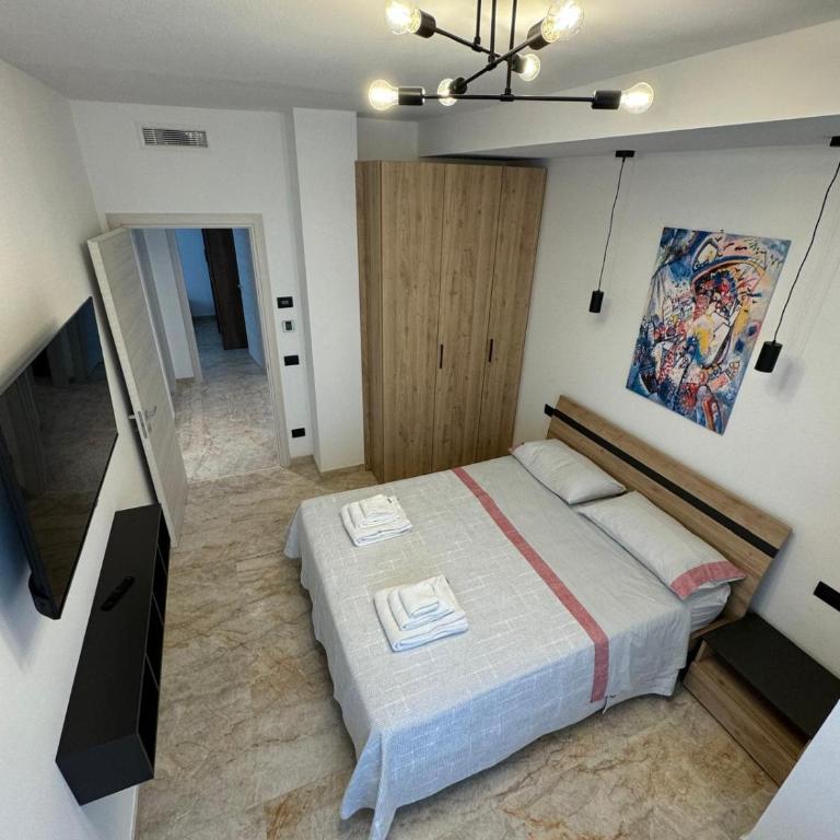 Suite Alfi Bardolino Centro Storico - Appartamento Premium con 3 Camere da Letto e Balcone - 13