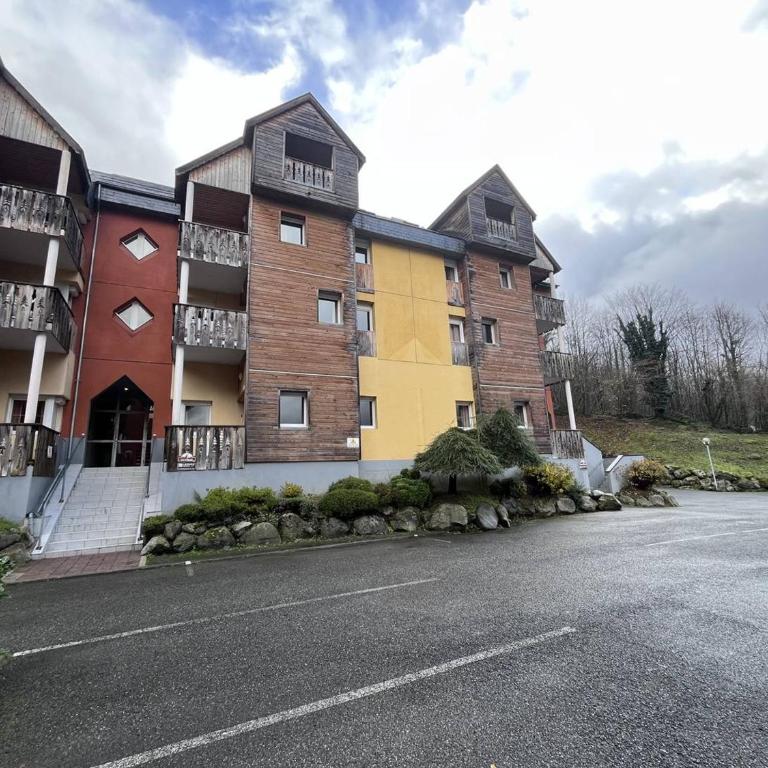 Appartement avec piscine chauffée, parking et vue montagne à Cauterets - FR-1-812-77 - Apartment - 12