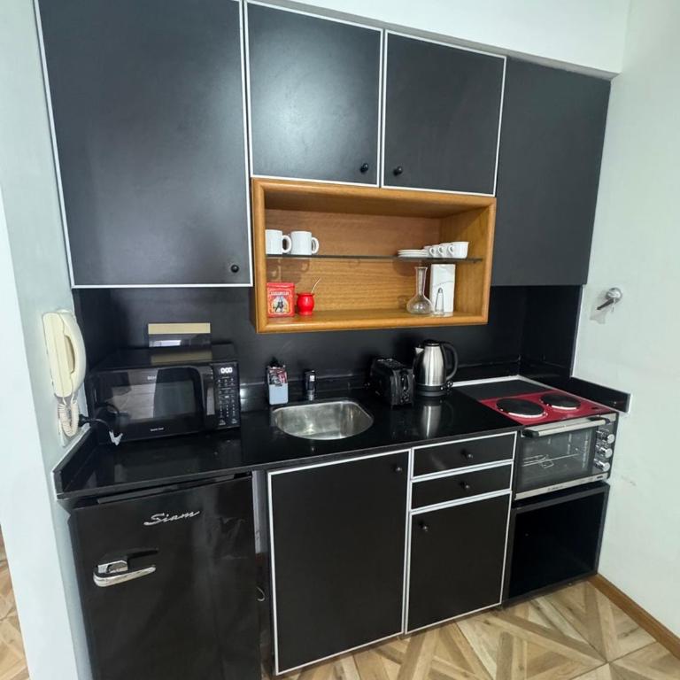 Amplio estudio con patio y parrilla a metros de la cancha de river - Apartamento de 1 dormitorio - 10