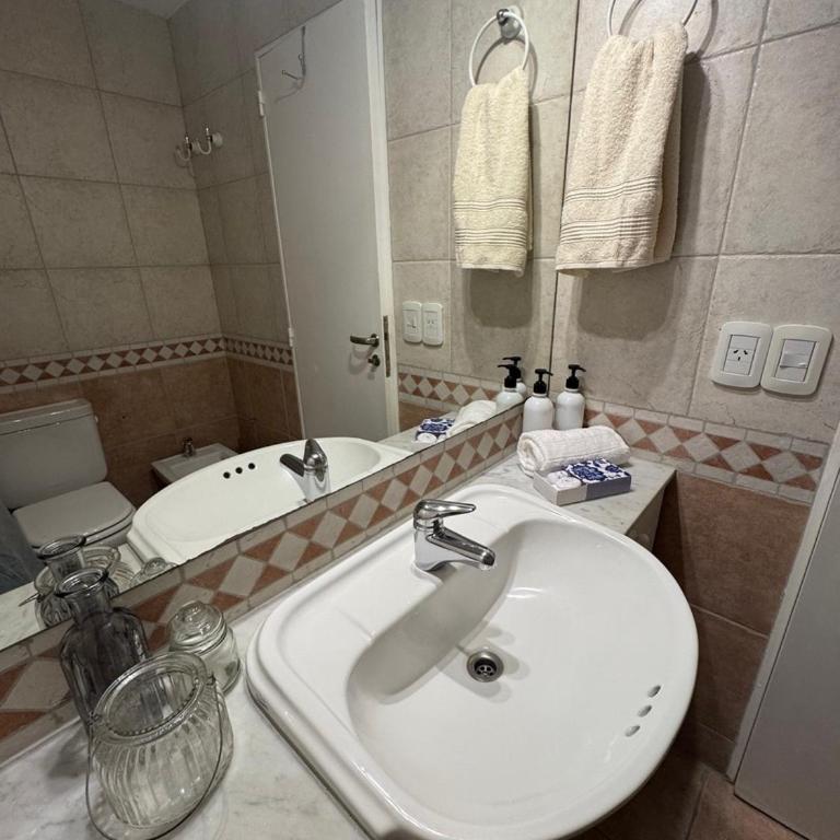Amplio estudio con patio y parrilla a metros de la cancha de river - Apartamento de 1 dormitorio - 19