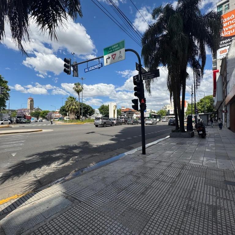 Amplio estudio con patio y parrilla a metros de la cancha de river - Apartamento de 1 dormitorio - 24
