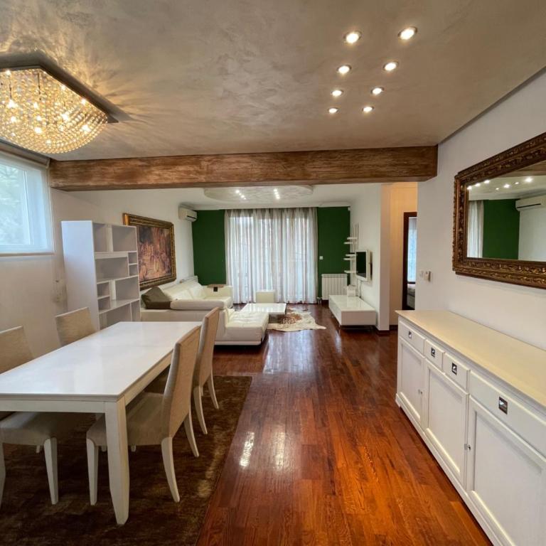 Apartman Trebinjska - Apartman sa 3 Spavaće Sobe - 1