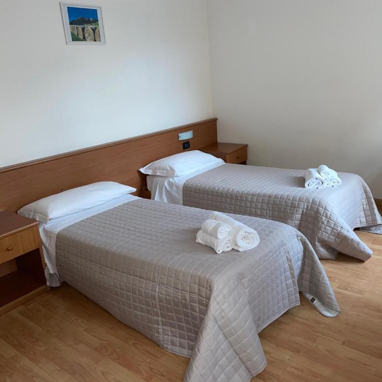 Hotel Vittoria - Camera Tripla Comfort - 4
