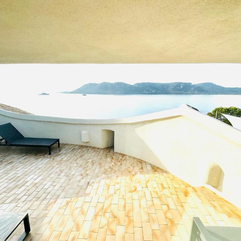 Villa Puccinelli - Deluxe Double Room with Balcony and Sea View - 5