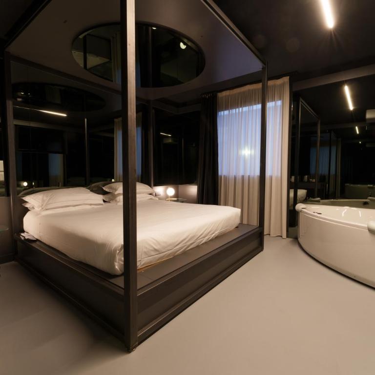 The Aries Hotel - Camera King Executive con Vasca Idromassaggio - 1