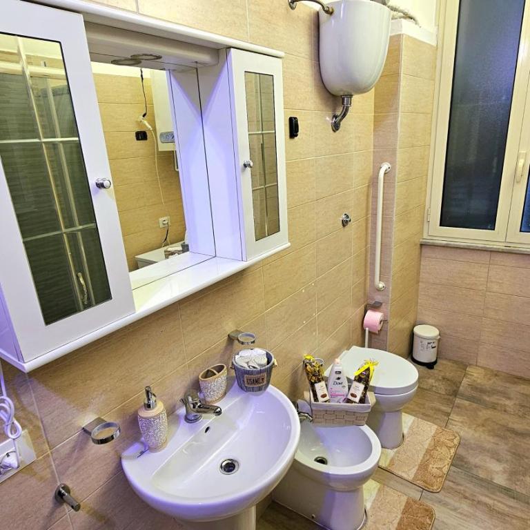 Casa Simpatia Roma Vaticano By Casa Simpatia Vaticano - Camera Tripla con Bagno Privato Esterno - 23