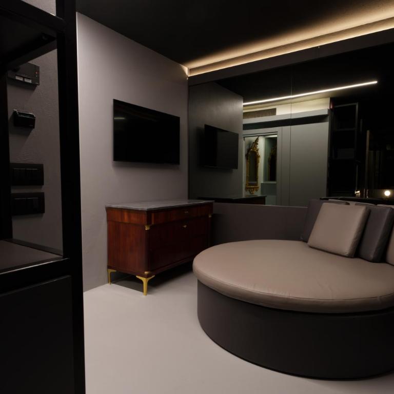 The Aries Hotel - Camera King Executive con Vasca Idromassaggio - 5
