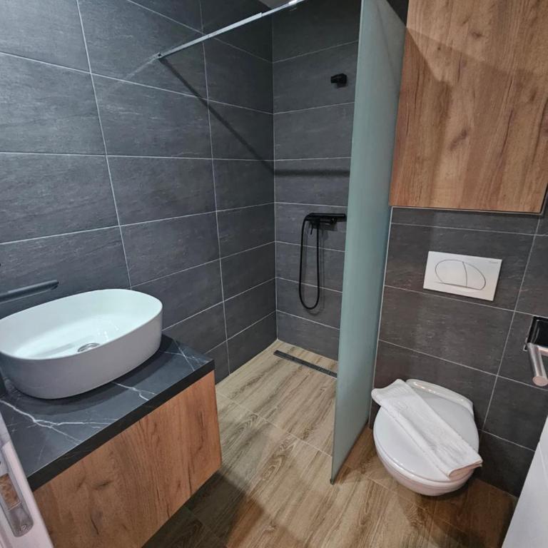 Residence Hill Lux - Studio with Balcony - 5