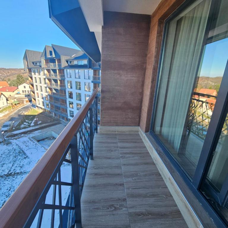 Residence Hill Lux - Studio with Balcony - 8