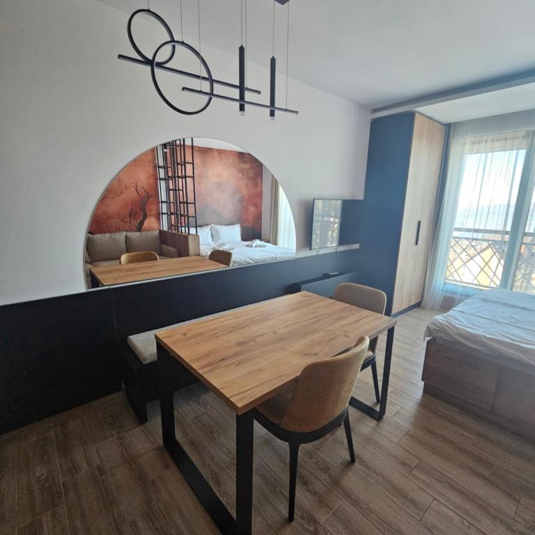 Residence Hill Lux - Studio with Balcony - 17