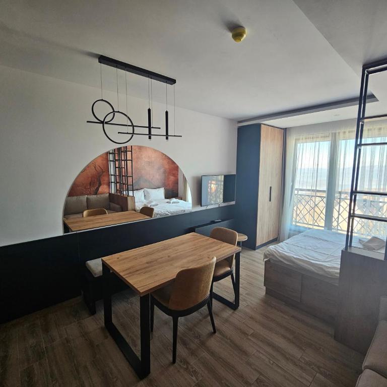 Residence Hill Lux - Studio with Balcony - 28