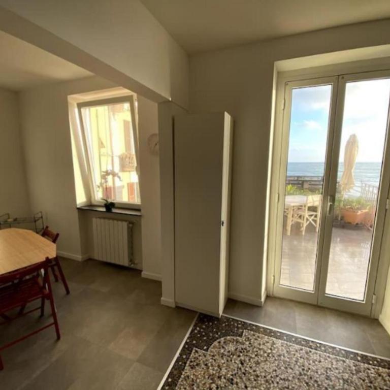 Comodissimo Gaslini e mare - Two-Bedroom Apartment - 2