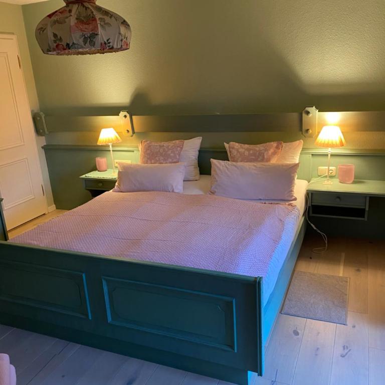 Ferienwohnung Christiane - Steilhofweg / Feuerwehrheimstrasse - Apartment mit 1 Schlafzimmer und Balkon (2 Erwachsene) - 2