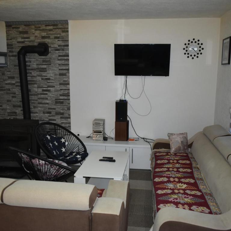Villetta - Three-Bedroom House - 7