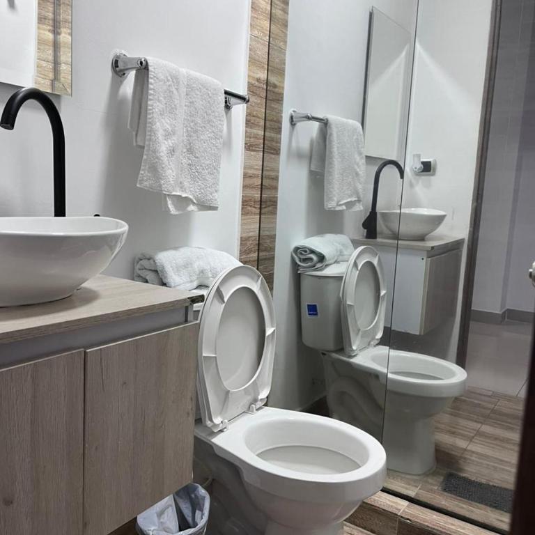 Hotel Granada Suites - AV 9 - Suite con balcón - 23