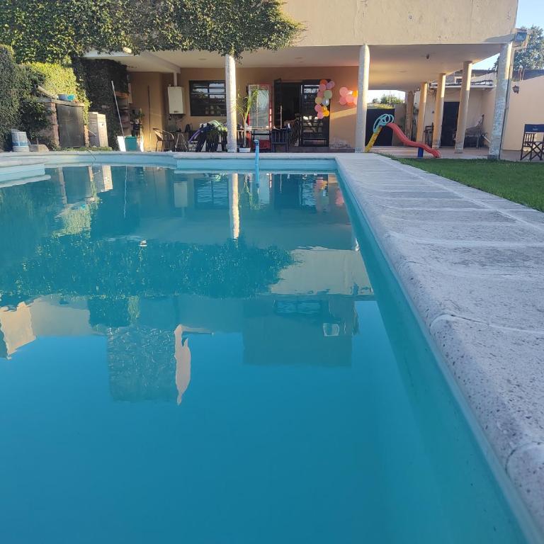 Casa de 2 pisos, Zona Aeropuerto, 3 dormitorios - Casa de 3 dormitorios - 5