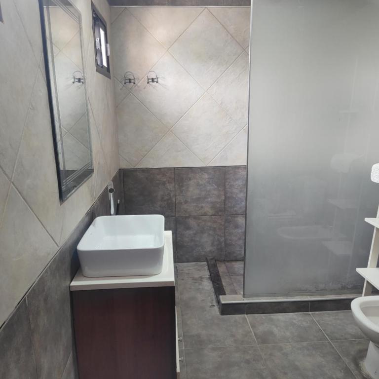 Casa de 2 pisos, Zona Aeropuerto, 3 dormitorios - Casa de 3 dormitorios - 14