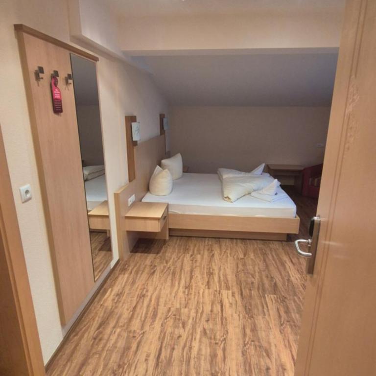 Garni Hanni - Doppelzimmer mit Balkon - 5