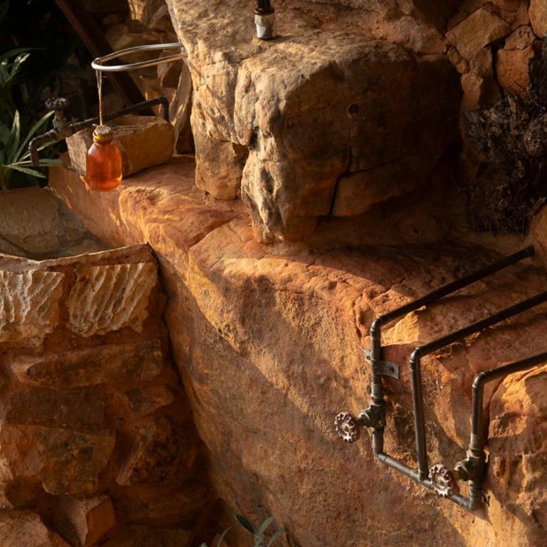 REFUGIO LA ROCA - Habitación con cama extragrande y vistas a la montaña - 9