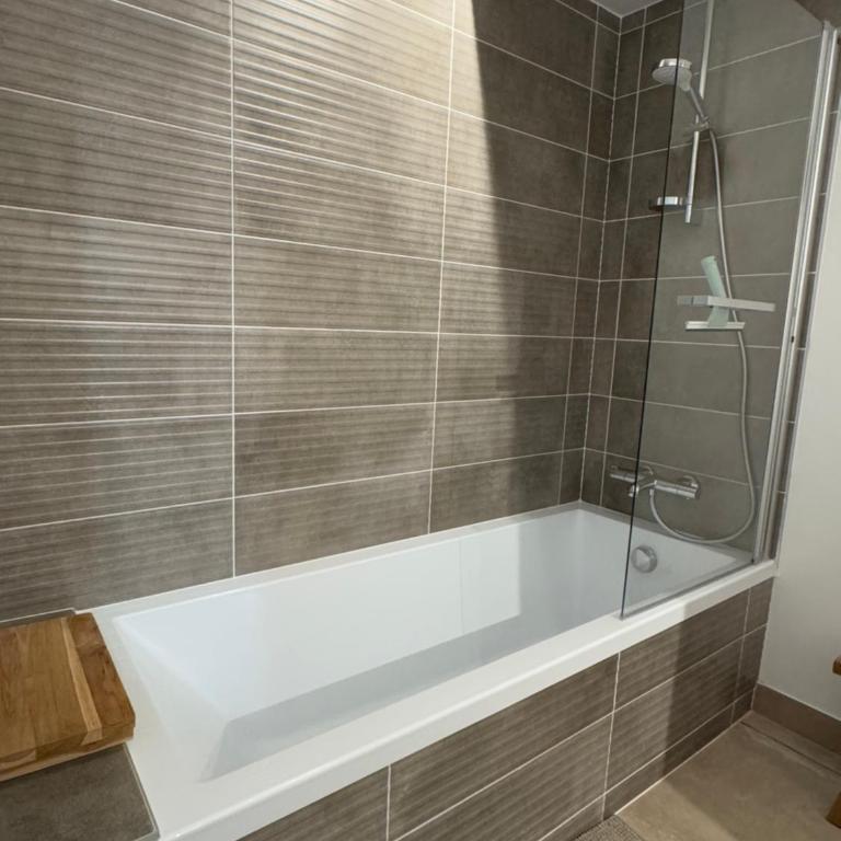 appartement chaleureux 60m2 neuf à proximité de tout, proche centre Samoëns - Apartment mit 2 Schlafzimmern - 13
