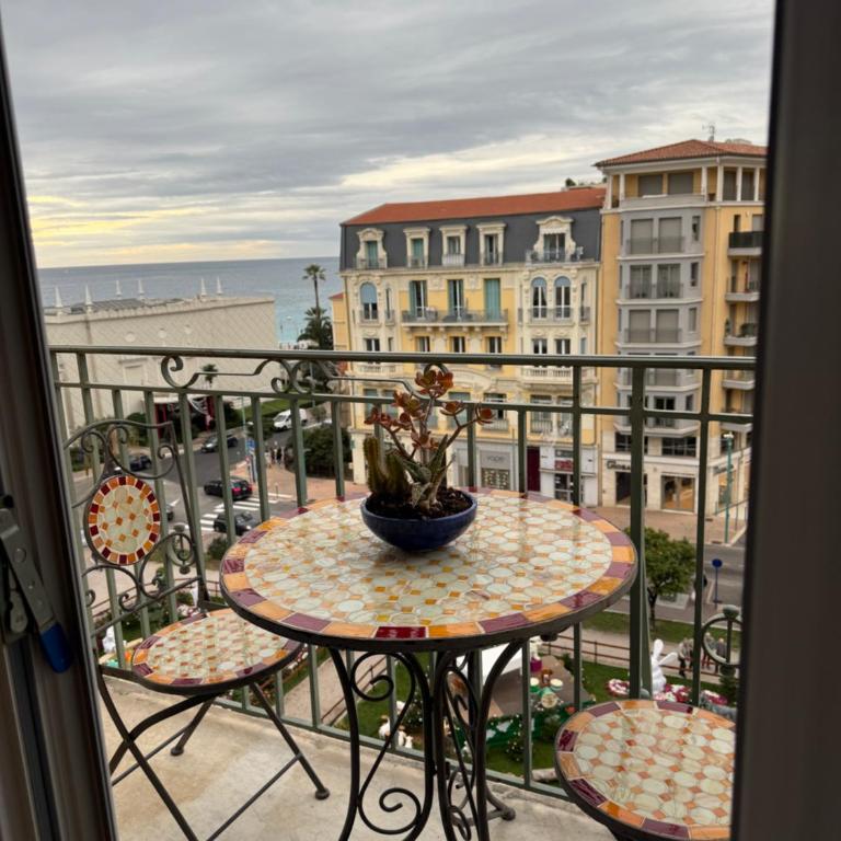 Appartement Charmant lumineux vue mer et jardin exceptionnel 3 étoiles - One-Bedroom Apartment - 12