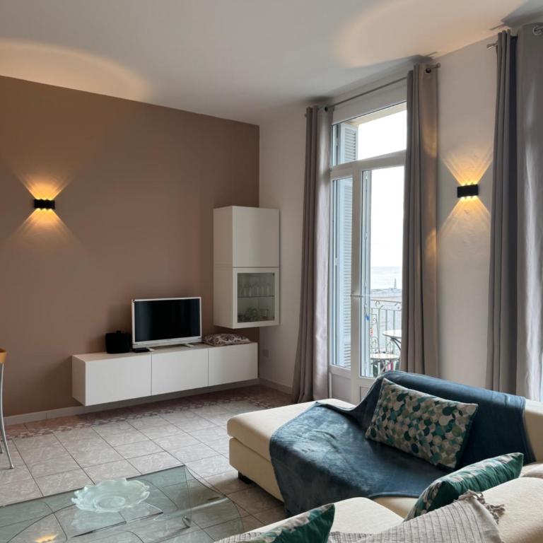 Appartement Charmant lumineux vue mer et jardin exceptionnel 3 étoiles - One-Bedroom Apartment - 11