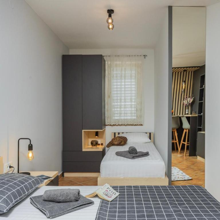 Adzic Apartments - Studio with Balcony (3 Adults) - 24
