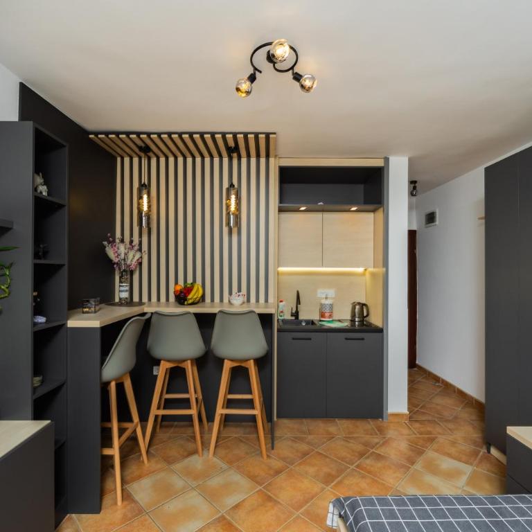 Adzic Apartments - Studio with Balcony (3 Adults) - 20