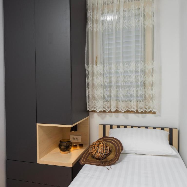 Adzic Apartments - Studio with Balcony (3 Adults) - 19