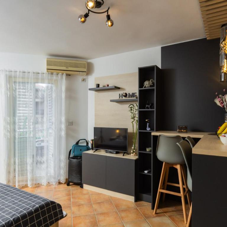 Adzic Apartments - Studio with Balcony (3 Adults) - 16