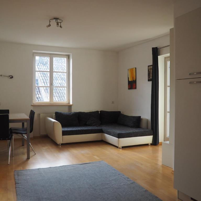 Saint Martin Guest House - Appartamento con 1 Camera da Letto, Balcone e Vista Montagna - 11