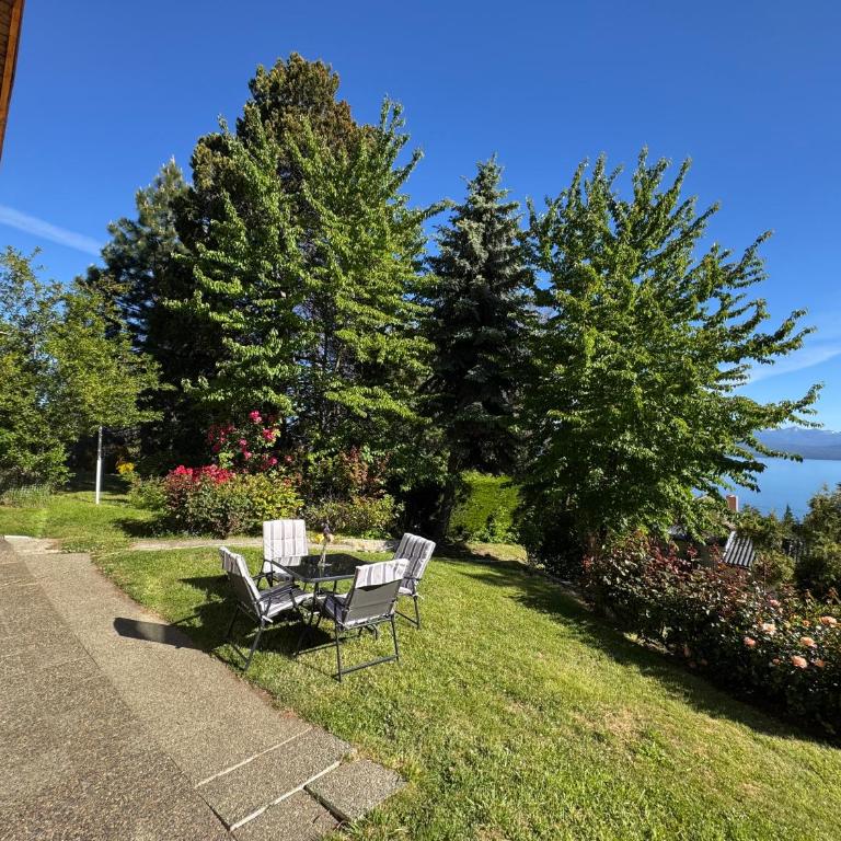 Casa con parque y vista al lago - Chalet de 2 dormitorios - 1