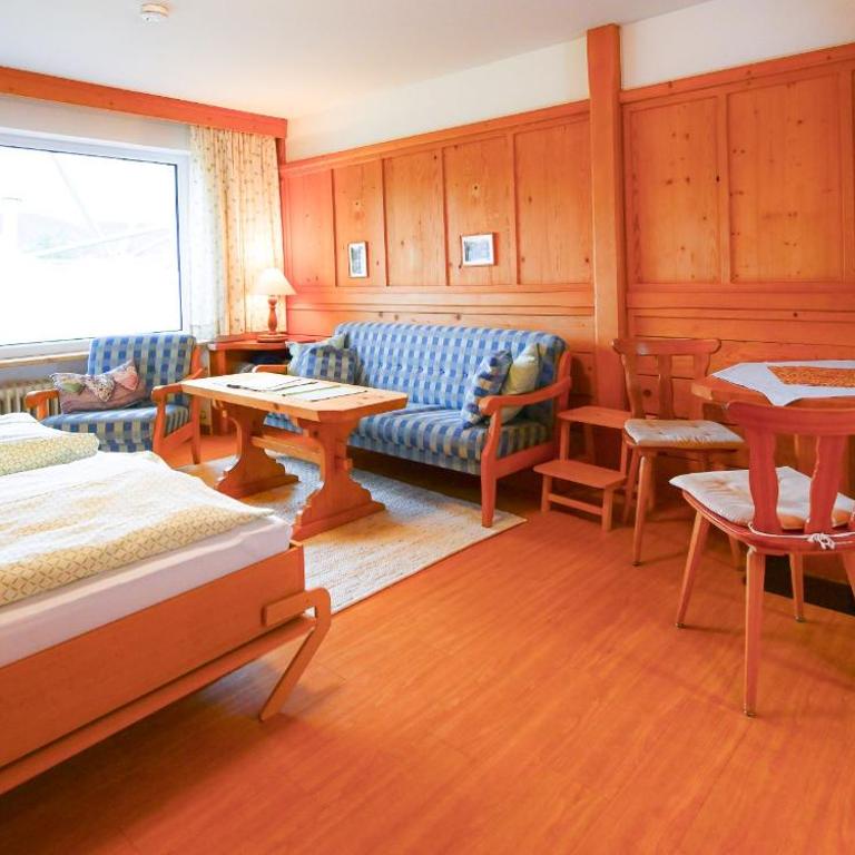 Faltenbach Ferienwohnungen in Oberstdorf - Apartment mit 2 Schlafzimmern und Bergblick - 5