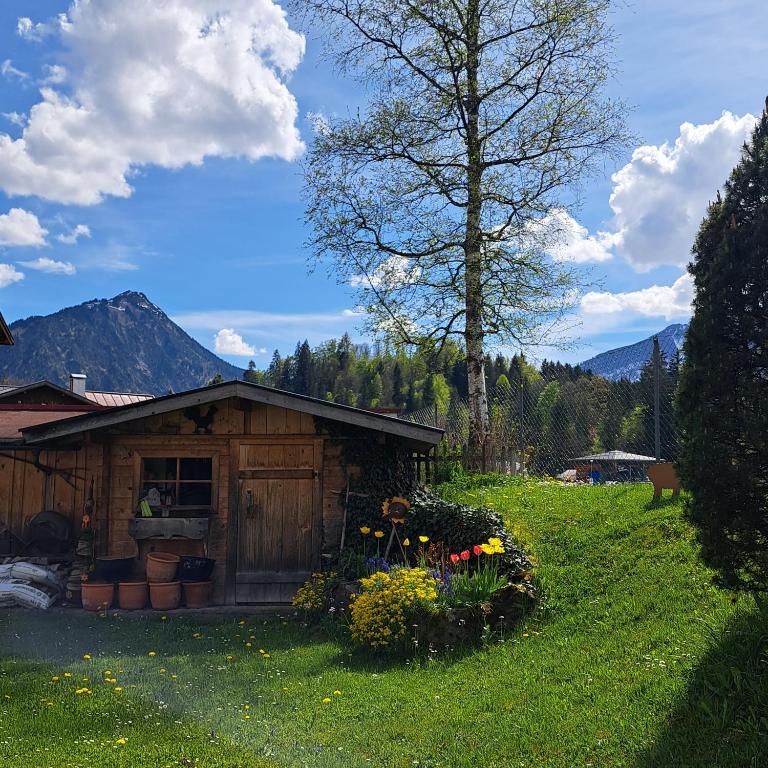 Faltenbach Ferienwohnungen in Oberstdorf - Apartment mit Blick auf die Berge - 12