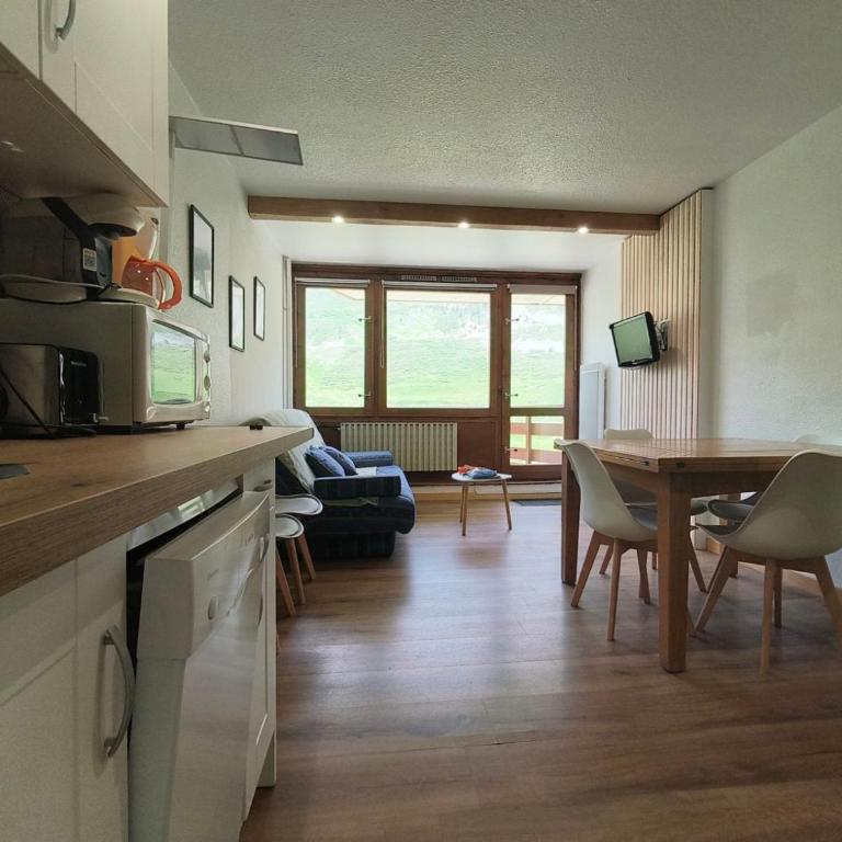 Appart 4/6 pers pied des pistes La Mongie - Apartment with Balcony - 7