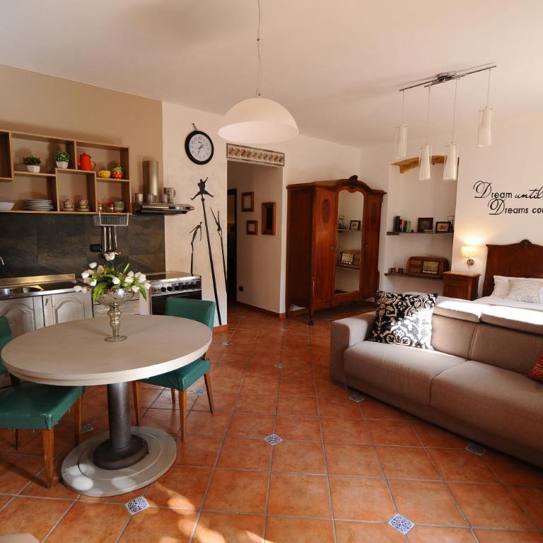 Villa La Lumia B&B Suites & Apartments - Camera Familiare - 5