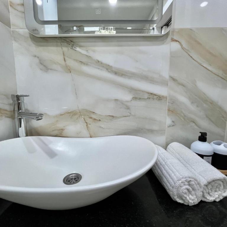 City Center - Superior Studio with Balcony - Superior Apartman sa Balkonom - 29