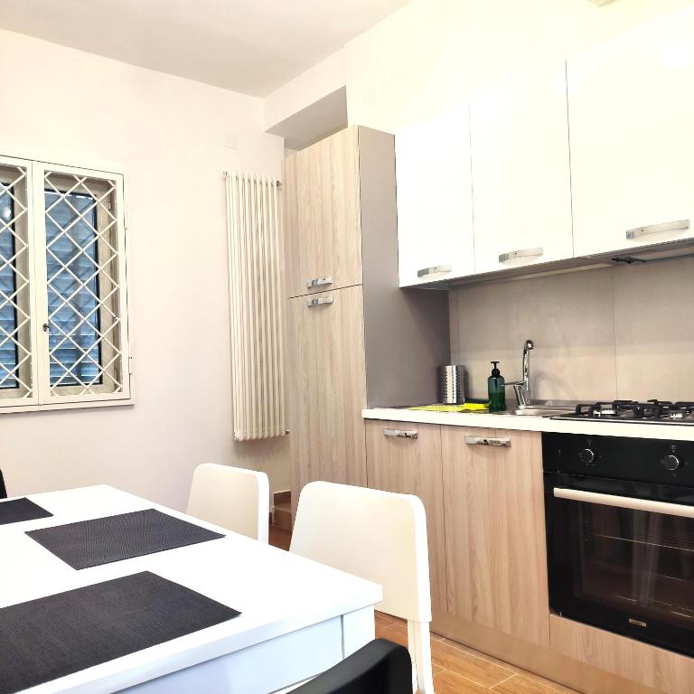 Residenza dell'E - Three-Bedroom Apartment - 41