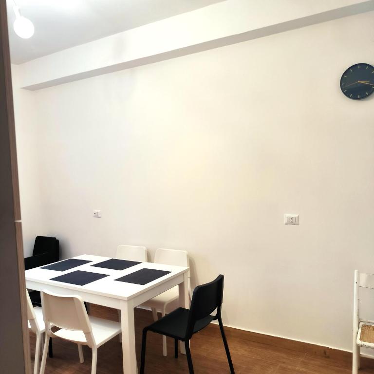 Residenza dell'E - Three-Bedroom Apartment - 39