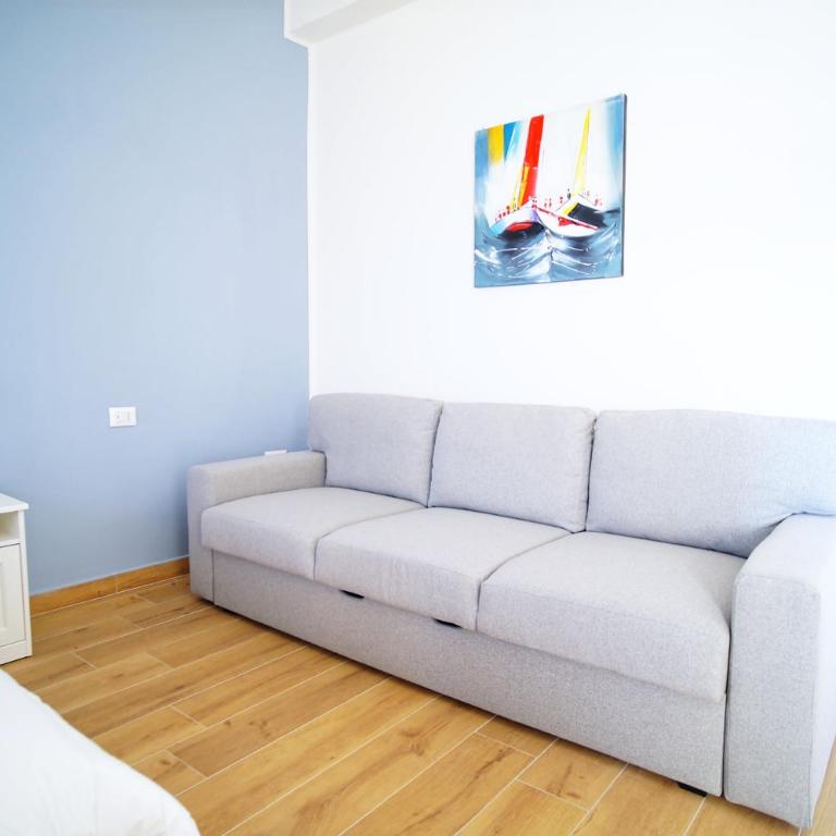 Residenza dell'E - Three-Bedroom Apartment - 12