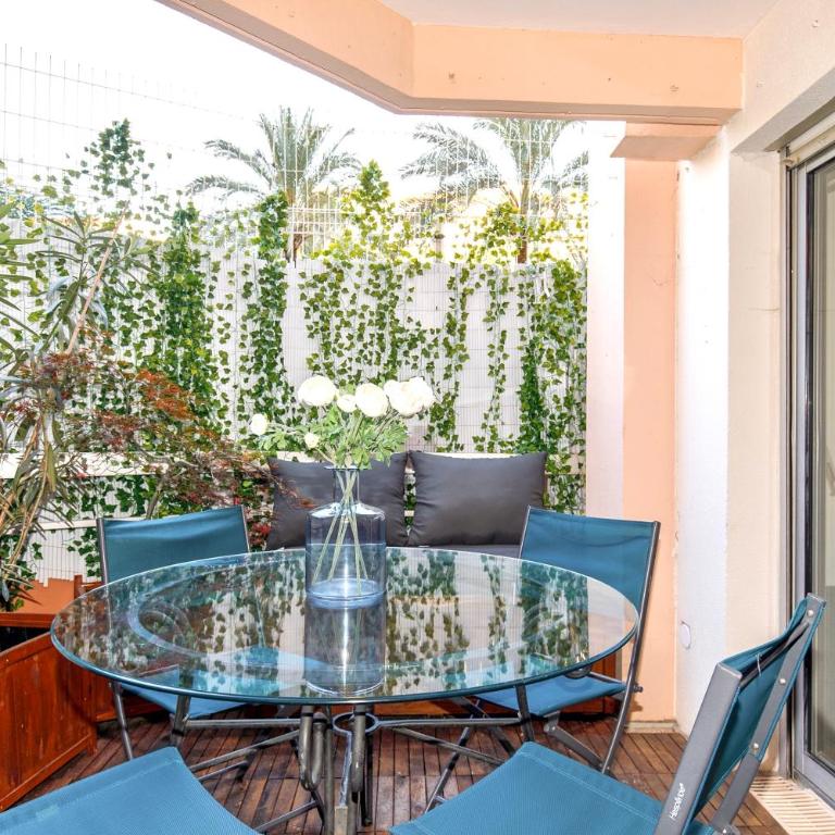 Bel appartement Port de Nice avec terrasse, parking - Appartement 2 Chambres - 32