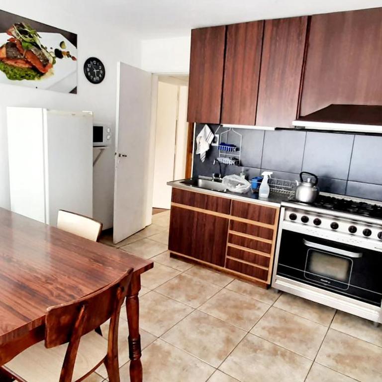 CASA PARA 4-6 PERSONAS 2 dorm A POCAS CUADRAS DEL CENTRO DE BARILOCHE - Casa de 2 dormitorios - 1