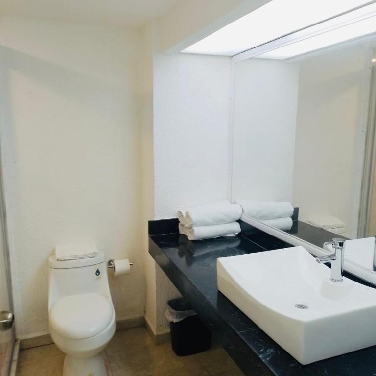 Acapulco suites Y condominio Mediterrane - Habitación Doble Estándar - 2 camas - 12