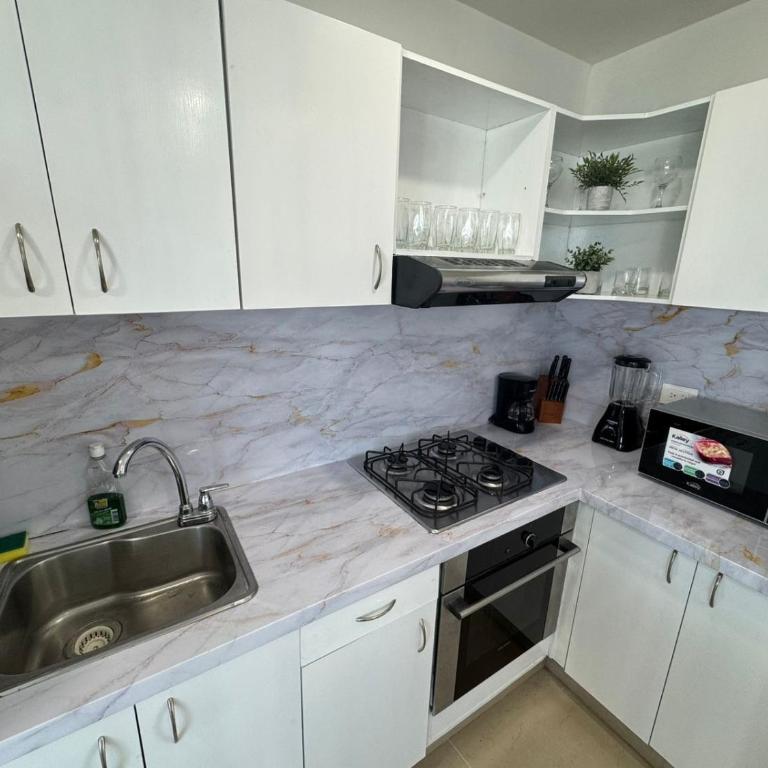 Apto Luxury cartagena 2401 Palmetto1 Frente al Mar - Two-Bedroom Apartment with Balcony and Sea View - 6