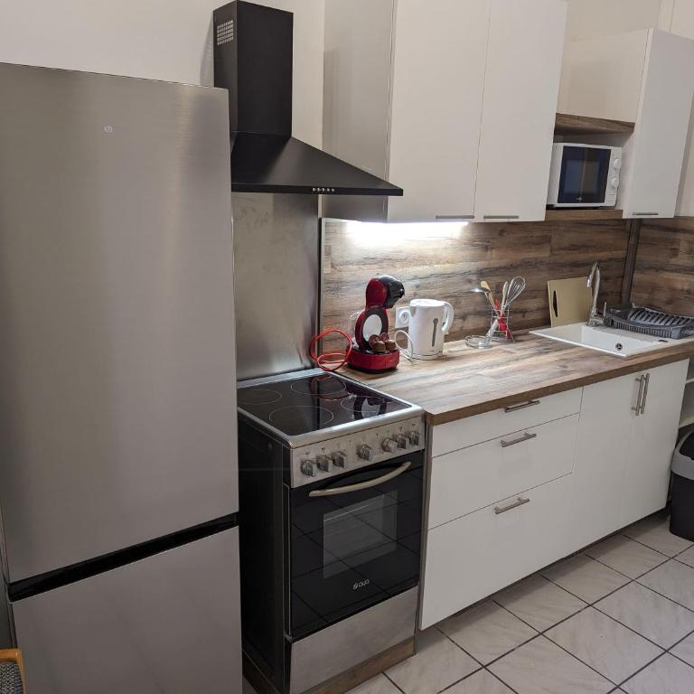 Proche du centre ville, calme, climatisé, avec 2 salles d'eau - Appartement 1 Chambre - 3