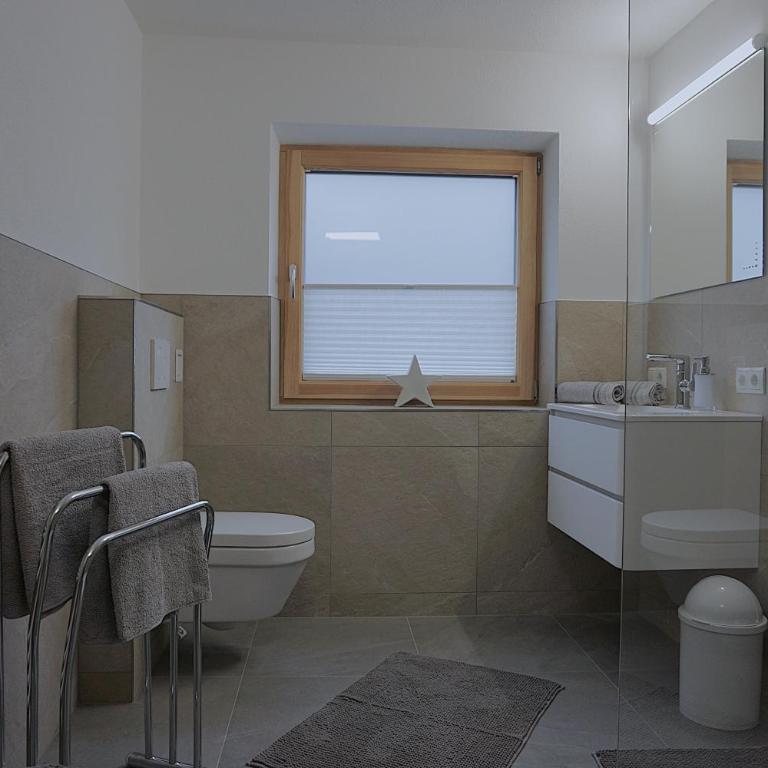 Apartment bei Anna - Two-Bedroom Apartment with Bathroom - 10