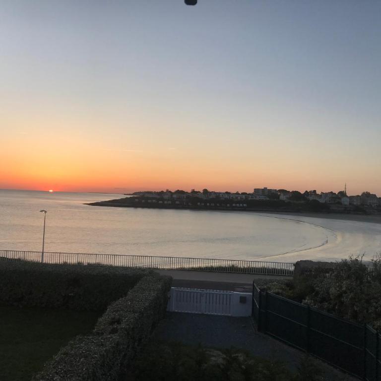 Devant la mer et la plage de ROYAN PONTAILLAC, 4chambres 2 à 8 personnes - Villa - 10